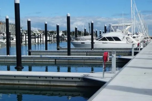 玻纖增強(qiáng)復(fù)材制品改變了碼頭建設(shè)的未來